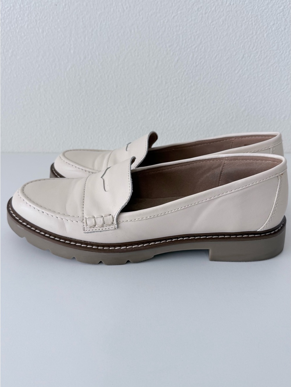 Rockport Kacey Penny Loafer Vanilla Faux Leather Lug Sole Shoes Women's 8.5 M